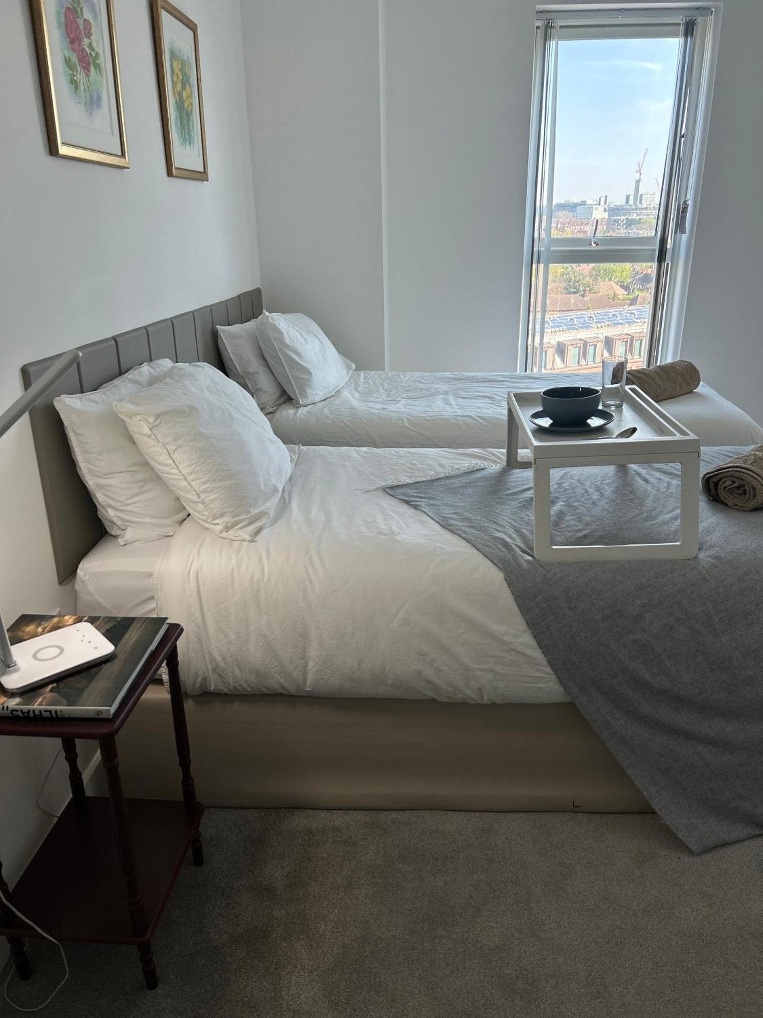 Dionisio Cozy * Londra